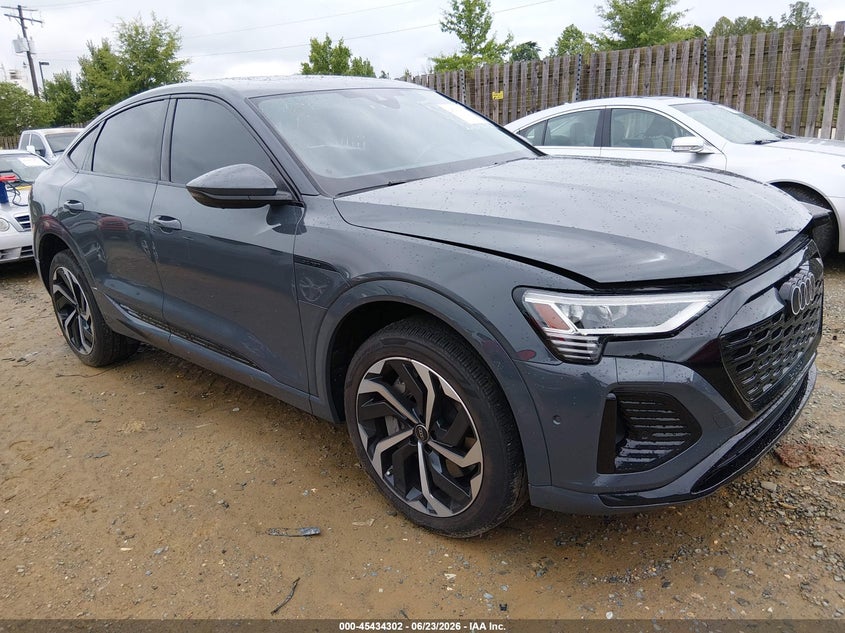 2024 Audi Q8 VIN WA1CABGE4RB011070 IAAI salvage auction — LEFT FRONT, Salvage Title, sold $21,200 on 2026-07-30 (photo 1)