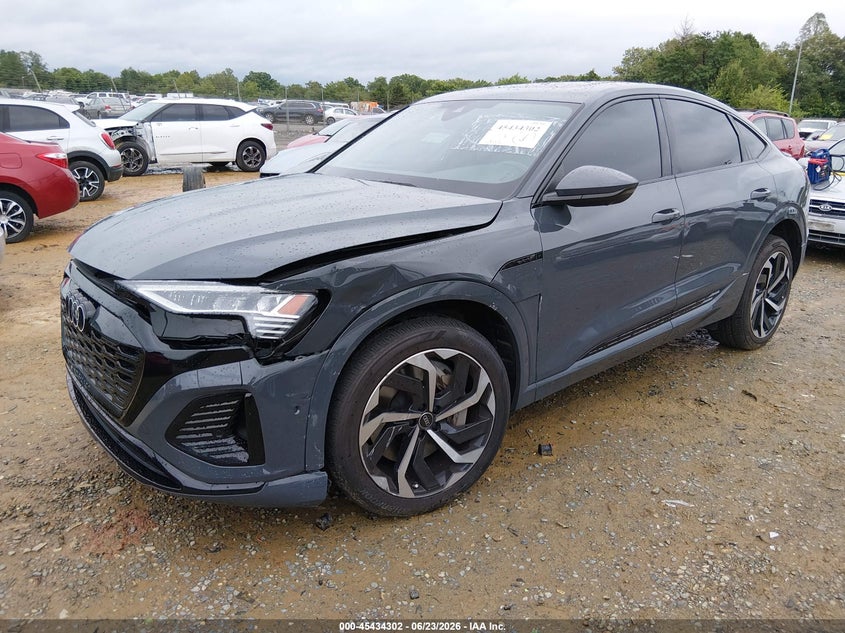 2024 Audi Q8 VIN WA1CABGE4RB011070 IAAI salvage auction — LEFT FRONT, Salvage Title, sold $21,200 on 2026-07-30 (photo 2)