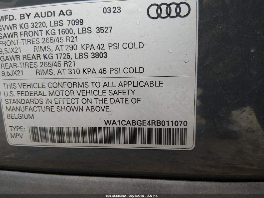 2024 Audi Q8 VIN WA1CABGE4RB011070 IAAI salvage auction — LEFT FRONT, Salvage Title, sold $21,200 on 2026-07-30 (photo 9)