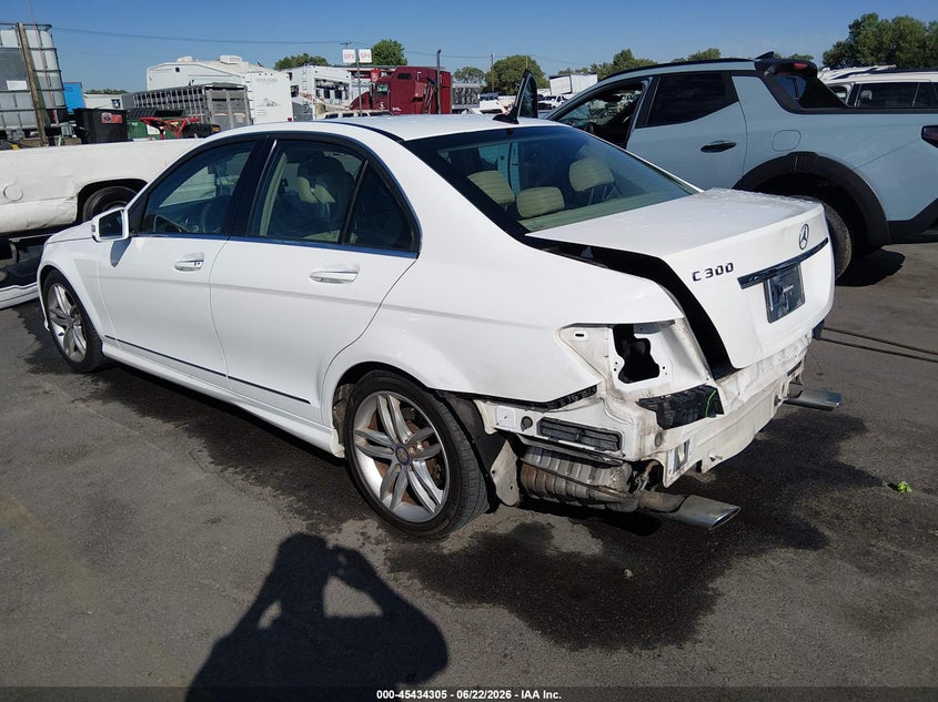 2014 Mercedes-benz C-klasse VIN WDDGF8AB9EA961392 IAAI salvage auction — REAR END, Salvage (Utah), sold $1,350 on 2026-07-23 (photo 3)