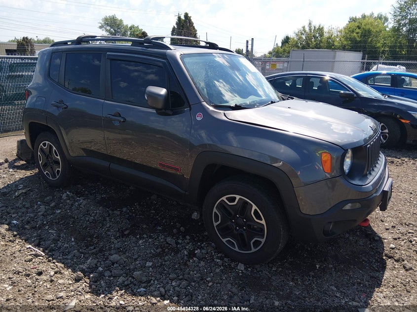 2017 Jeep Renegade VIN ZACCJBCB9HPG09225 IAAI salvage auction — LEFT SIDE, Salvage Title, sold $3,900 on 2026-08-01 (photo 1)