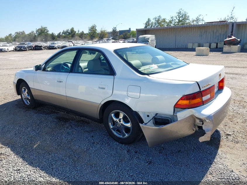 1998 Lexus Es 300 VIN JT8BF28G9W0143685 IAAI salvage auction — REAR END, Salvage (California), sold $800 on 2026-07-10 (photo 3)
