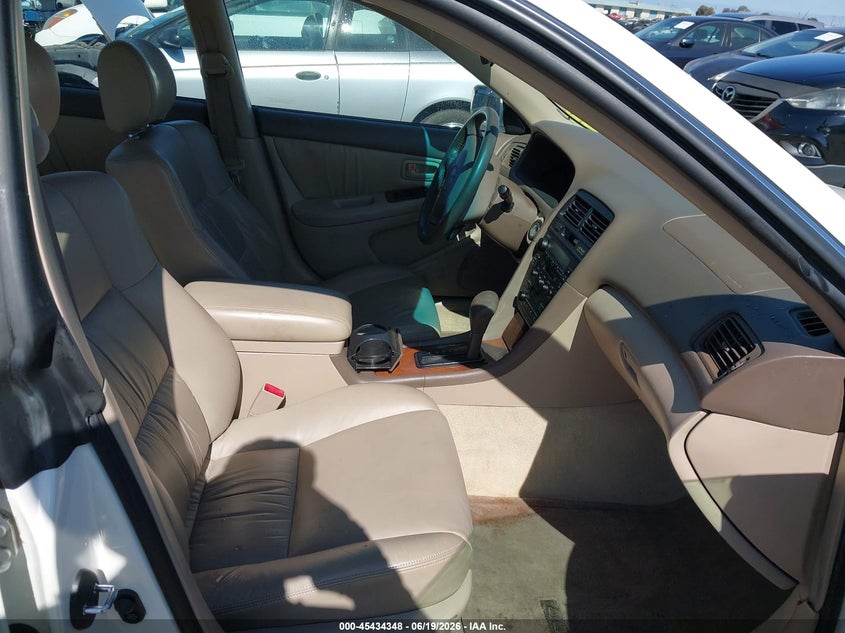 1998 Lexus Es 300 VIN JT8BF28G9W0143685 IAAI salvage auction — REAR END, Salvage (California), sold $800 on 2026-07-10 (photo 5)