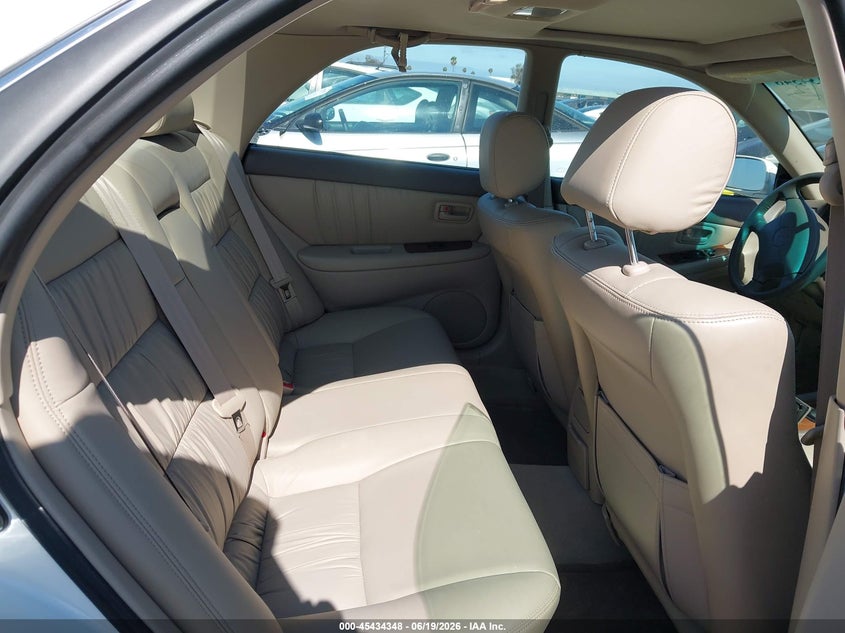 1998 Lexus Es 300 VIN JT8BF28G9W0143685 IAAI salvage auction — REAR END, Salvage (California), sold $800 on 2026-07-10 (photo 8)