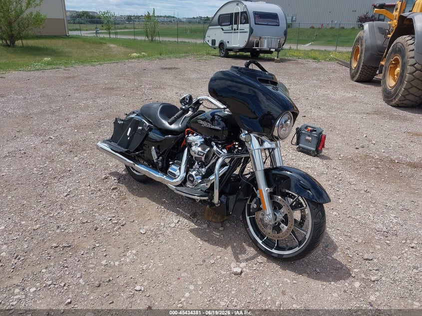 2020 Harley-davidson Street glide VIN 1HD1KBC16LB670593 — IAAI salvage auction photo