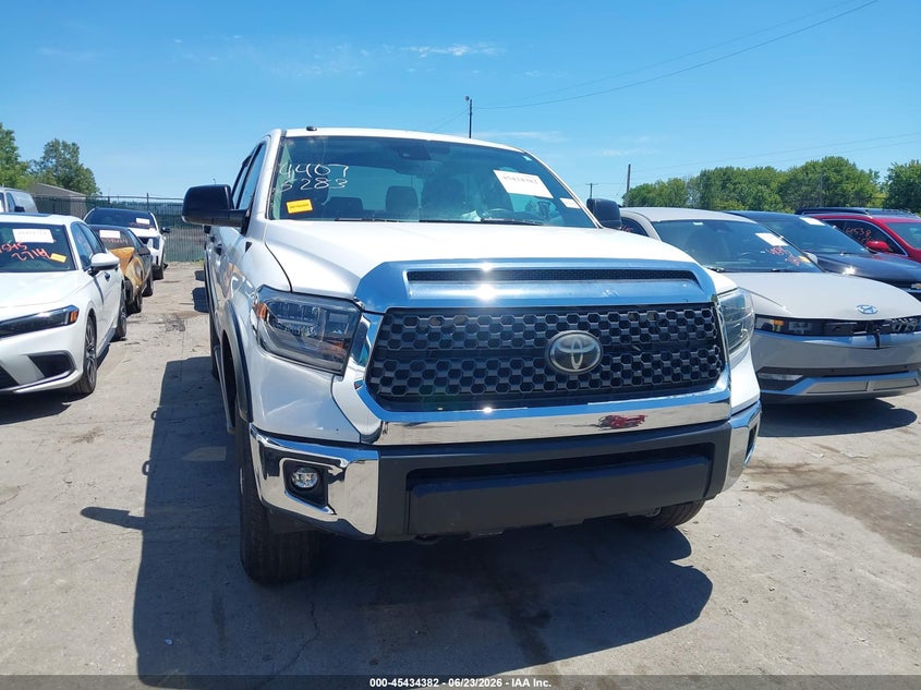 2018 Toyota Tundra VIN 5TFDY5F18JX704074 IAAI salvage auction — LEFT SIDE, Salvage (Ohio), sold $12,100 on 2026-07-21 (photo 6)
