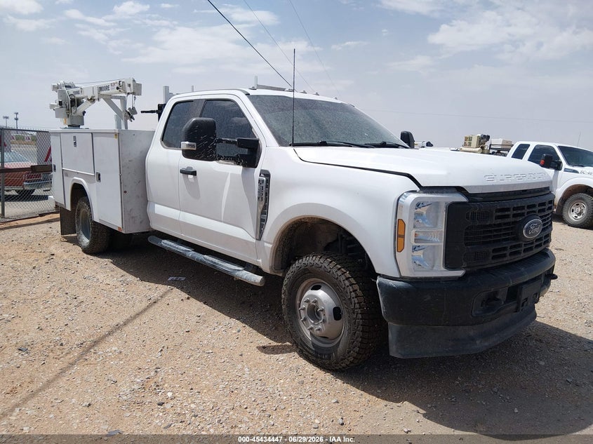 2024 Ford F-350 VIN 1FD8X3HN6REE69055 — IAAI salvage auction photo