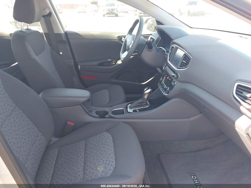 2019 Hyundai Ioniq hybrid VIN KMHC65LC7KU158566 IAAI salvage auction — NORMAL WEAR, Sf97 (California), sold $225 on 2026-07-28 (photo 5)