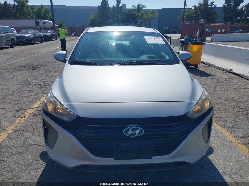 2019 Hyundai Ioniq hybrid VIN KMHC65LC7KU158566 IAAI salvage auction — NORMAL WEAR, Sf97 (California), sold $225 on 2026-07-28 (photo 6)