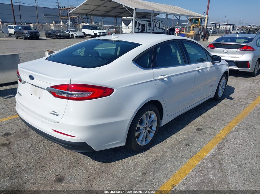 2019 Ford Fusion VIN 3FA6P0LU3KR258252 IAAI salvage auction — NORMAL WEAR, Sf97 (California), sold $9,900 on 2026-07-28 (photo 4)
