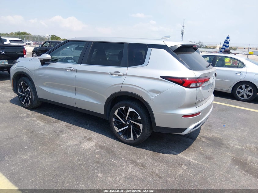 2024 Mitsubishi Outlander VIN JA4J3VA83RZ005905 IAAI salvage auction — RIGHT FRONT, Certificate Of Destruction (Florida), sold $7,550 on 2026-07-30 (photo 3)