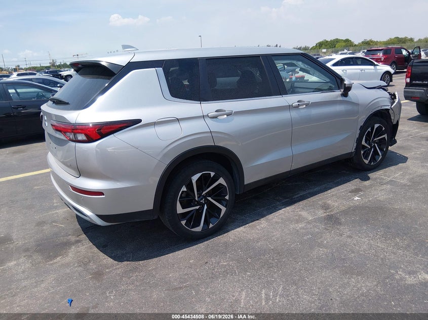 2024 Mitsubishi Outlander VIN JA4J3VA83RZ005905 IAAI salvage auction — RIGHT FRONT, Certificate Of Destruction (Florida), sold $7,550 on 2026-07-30 (photo 4)