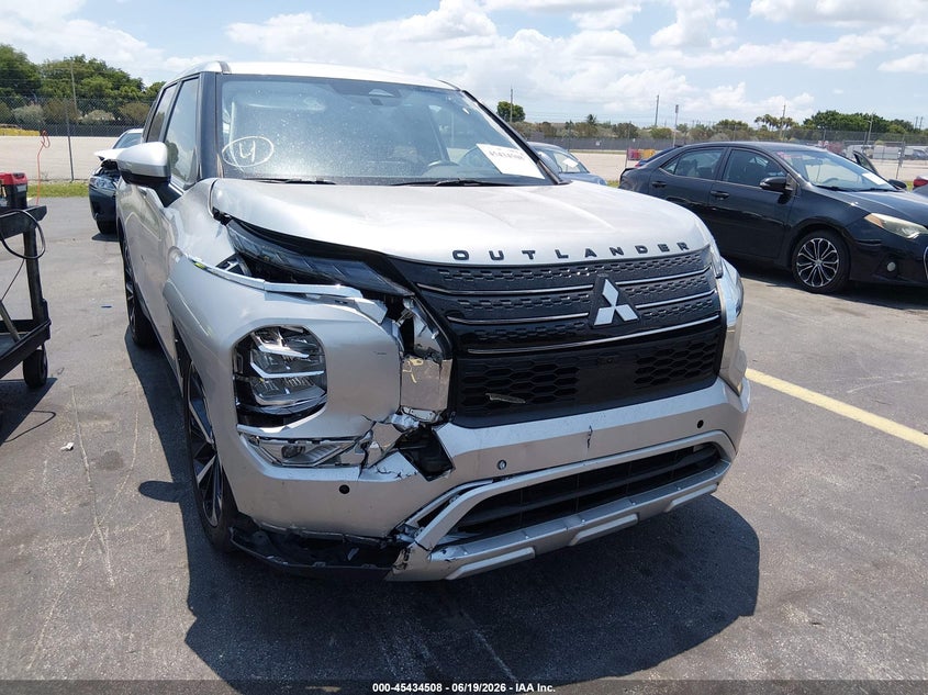2024 Mitsubishi Outlander VIN JA4J3VA83RZ005905 IAAI salvage auction — RIGHT FRONT, Certificate Of Destruction (Florida), sold $7,550 on 2026-07-30 (photo 6)