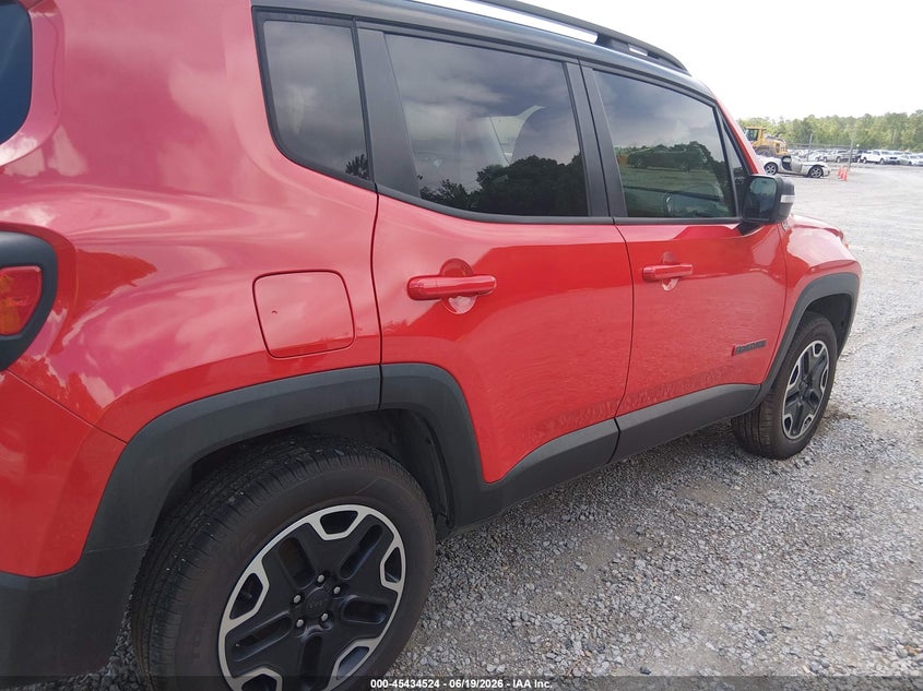 2016 Jeep Renegade VIN ZACCJBCT9GPC66102 IAAI salvage auction — WATER/FLOOD, Flood (Mississippi), sold $1,700 on 2026-07-17 (photo 4)