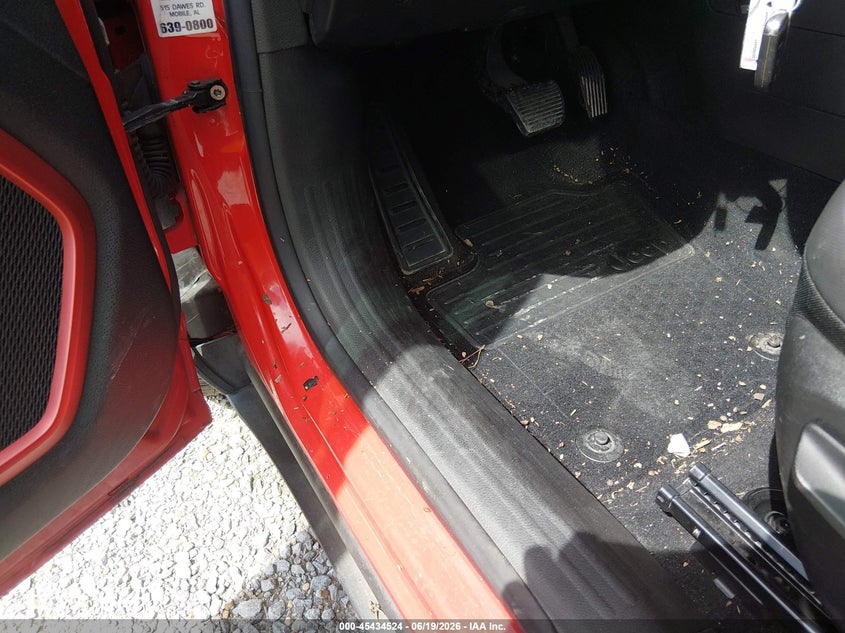 2016 Jeep Renegade VIN ZACCJBCT9GPC66102 IAAI salvage auction — WATER/FLOOD, Flood (Mississippi), sold $1,700 on 2026-07-17 (photo 6)
