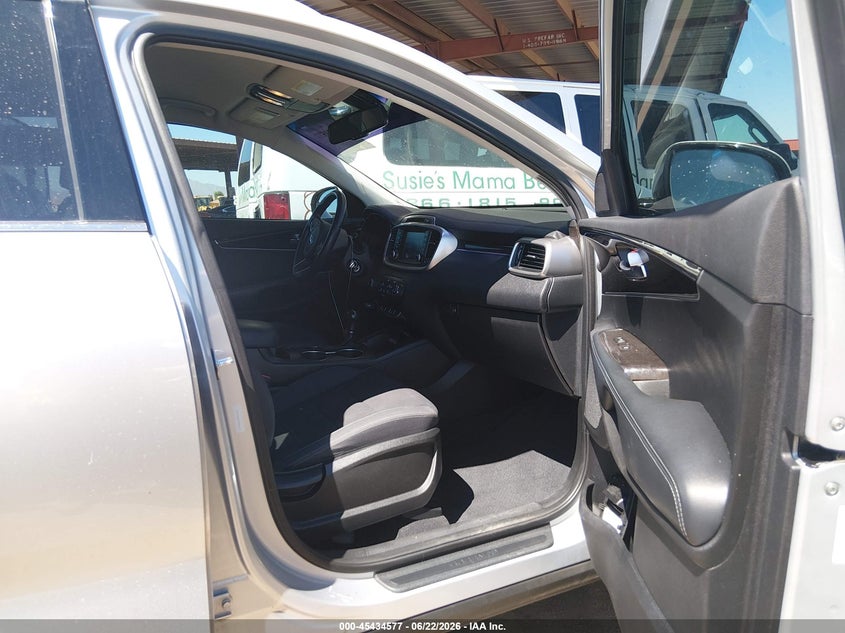 2018 Kia Sorento VIN 5XYPG4A35JG416146 IAAI salvage auction — REAR END, Salvage Title, sold $2,850 on 2026-07-17 (photo 5)