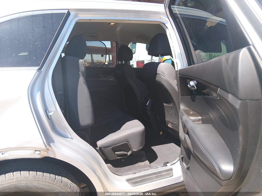 2018 Kia Sorento VIN 5XYPG4A35JG416146 IAAI salvage auction — REAR END, Salvage Title, sold $2,850 on 2026-07-17 (photo 8)