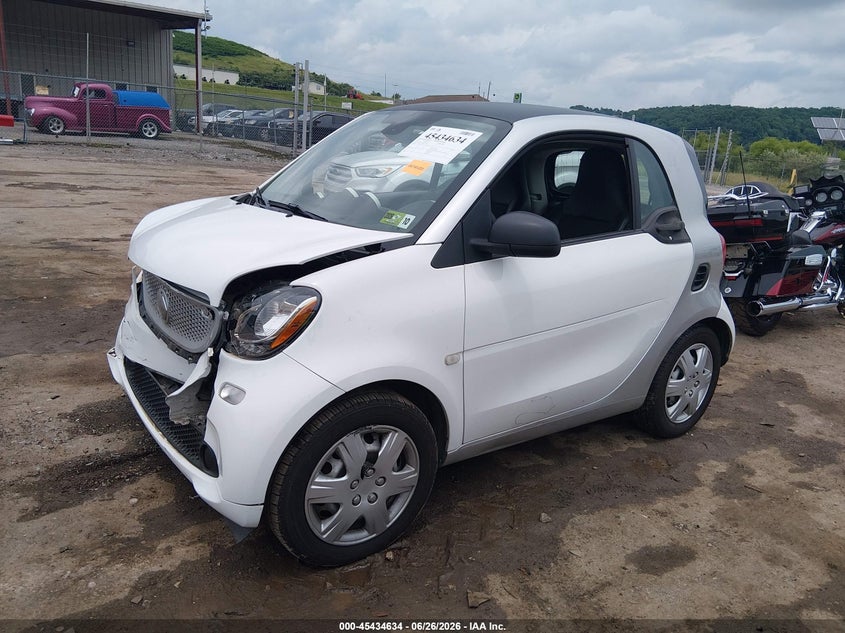 2016 Smart Fortwo VIN WMEFJ5DA7GK123785 IAAI salvage auction — FRONT END, Salvage (West Virginia), sold $1,100 on 2026-08-06 (photo 2)