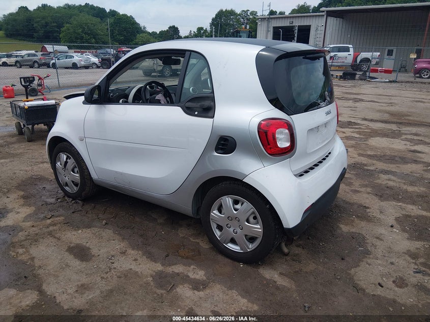 2016 Smart Fortwo VIN WMEFJ5DA7GK123785 IAAI salvage auction — FRONT END, Salvage (West Virginia), sold $1,100 on 2026-08-06 (photo 3)