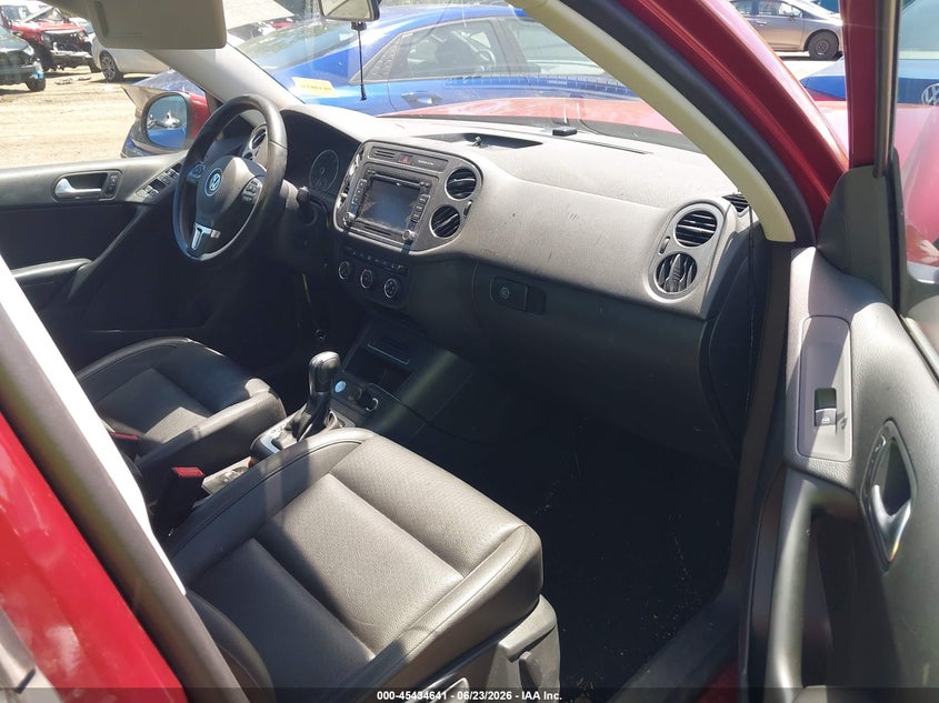 2014 Volkswagen Tiguan VIN WVGBV3AX8EW120507 IAAI salvage auction — FRONT END, Salvage Title, sold $700 on 2026-08-04 (photo 5)