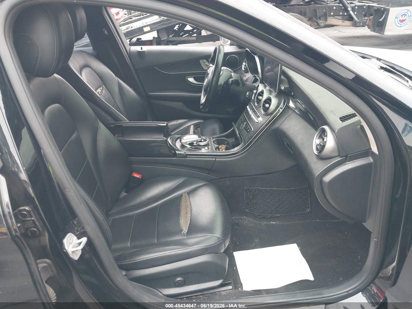 2016 Mercedes-benz C-klasse VIN 55SWF4JB1GU148670 IAAI salvage auction — RIGHT SIDE, Salvage Title, sold $2,200 on 2026-07-29 (photo 5)