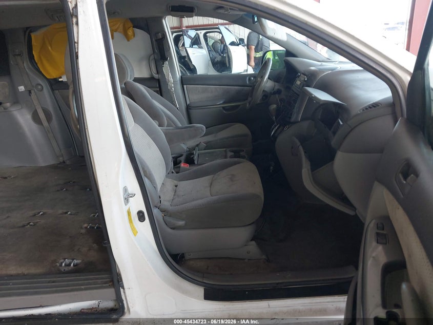 2009 Toyota Sienna VIN 5TDZK23C79S243446 IAAI salvage auction — NORMAL WEAR, Clear - Dealer Only (California), sold $675 on 2026-07-21 (photo 5)