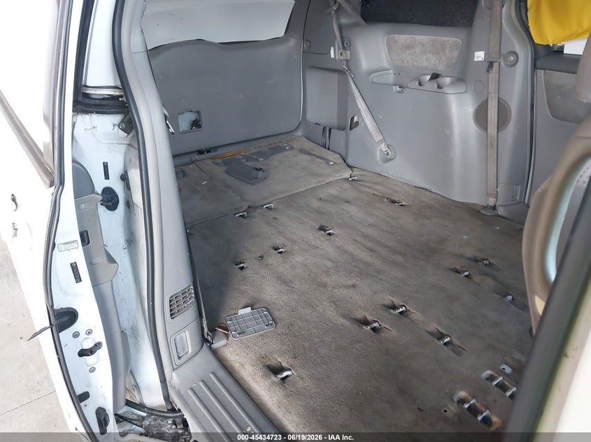 2009 Toyota Sienna VIN 5TDZK23C79S243446 IAAI salvage auction — NORMAL WEAR, Clear - Dealer Only (California), sold $675 on 2026-07-21 (photo 8)