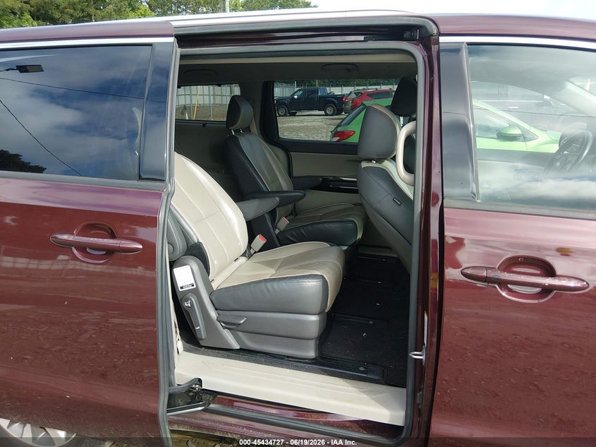 2016 Kia SEDONA VIN KNDMC5C1XG6181433 IAAI salvage auction — NORMAL WEAR, Clear (Georgia), sold $1,375 on 2026-07-23 (photo 8)