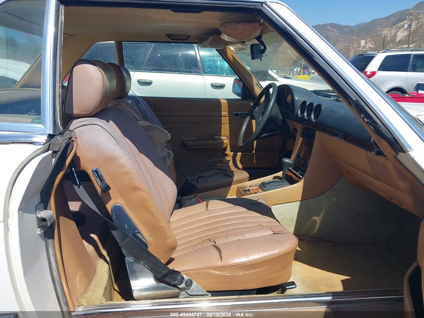 1983 Mercedes-benz 380 VIN WDBBA45A9DB024109 IAAI salvage auction — NORMAL WEAR, Clear - Dealer Only (California), sold $2,950 on 2026-07-22 (photo 5)