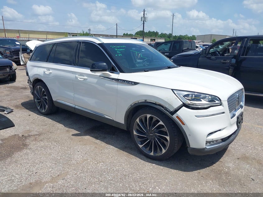 2020 Lincoln Aviator VIN 5LM5J7XC8LGL35748 IAAI salvage auction — REAR END, Salvage (Texas), sold $6,700 on 2026-08-01 (photo 1)