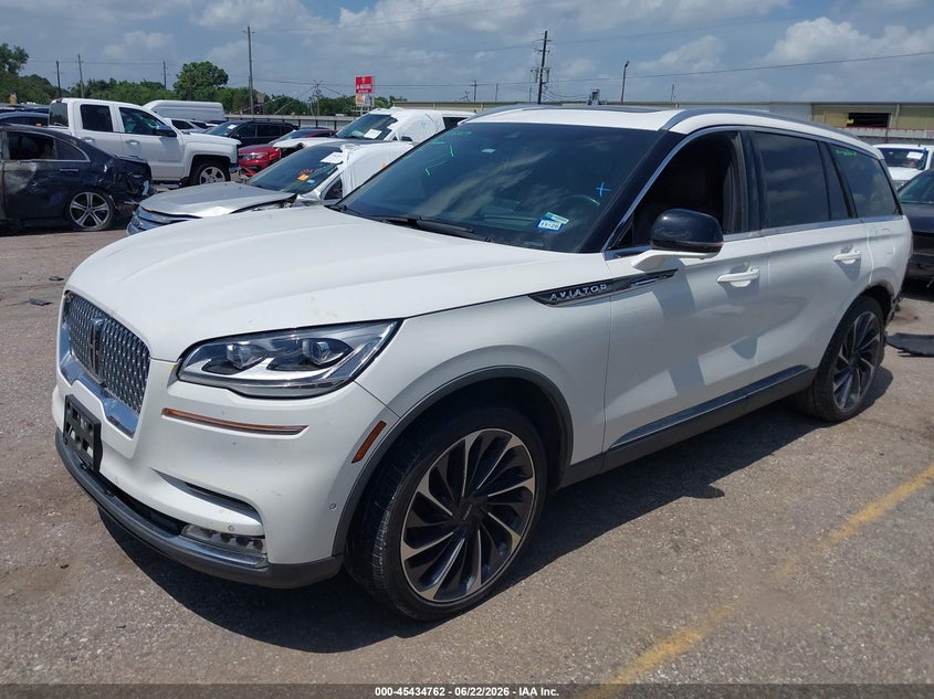 2020 Lincoln Aviator VIN 5LM5J7XC8LGL35748 IAAI salvage auction — REAR END, Salvage (Texas), sold $6,700 on 2026-08-01 (photo 2)