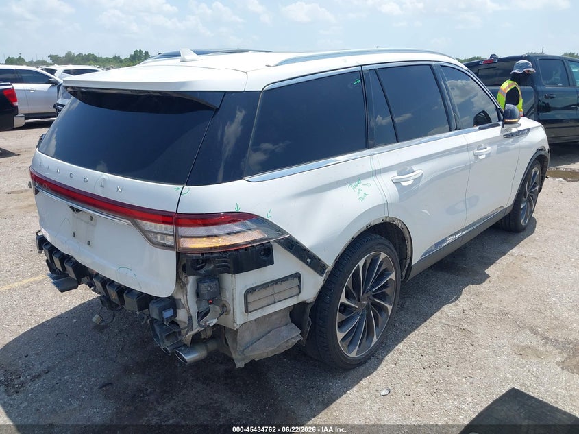 2020 Lincoln Aviator VIN 5LM5J7XC8LGL35748 IAAI salvage auction — REAR END, Salvage (Texas), sold $6,700 on 2026-08-01 (photo 4)