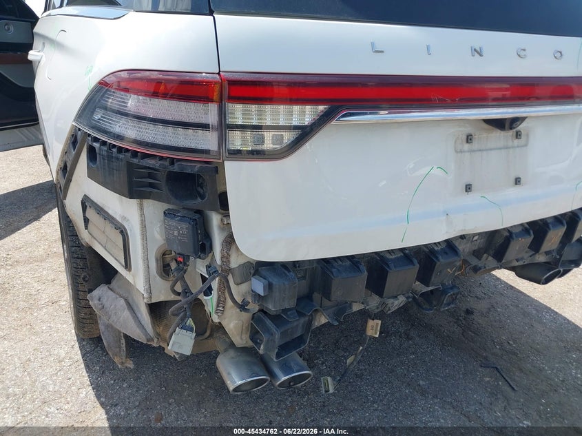 2020 Lincoln Aviator VIN 5LM5J7XC8LGL35748 IAAI salvage auction — REAR END, Salvage (Texas), sold $6,700 on 2026-08-01 (photo 6)