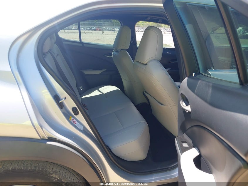 2019 Lexus Ux VIN JTHY3JBH9K2004783 IAAI salvage auction — FRONT END, Salvage Title, sold $4,350 on 2026-07-23 (photo 8)