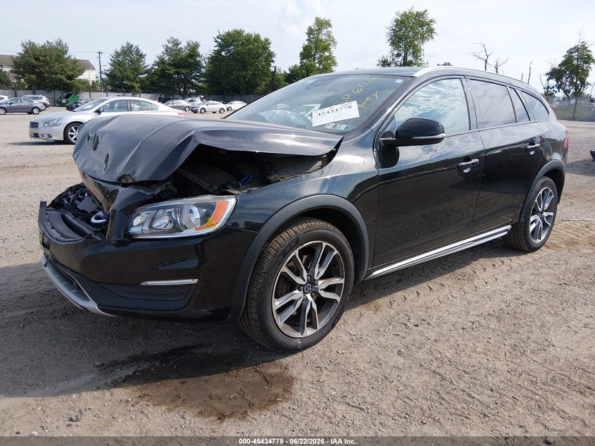 2018 Volvo V60 cross country VIN YV440MWK8J2054649 IAAI salvage auction — FRONT END, Salvage (Pennsylvania), sold $1,800 on 2026-07-14 (photo 2)