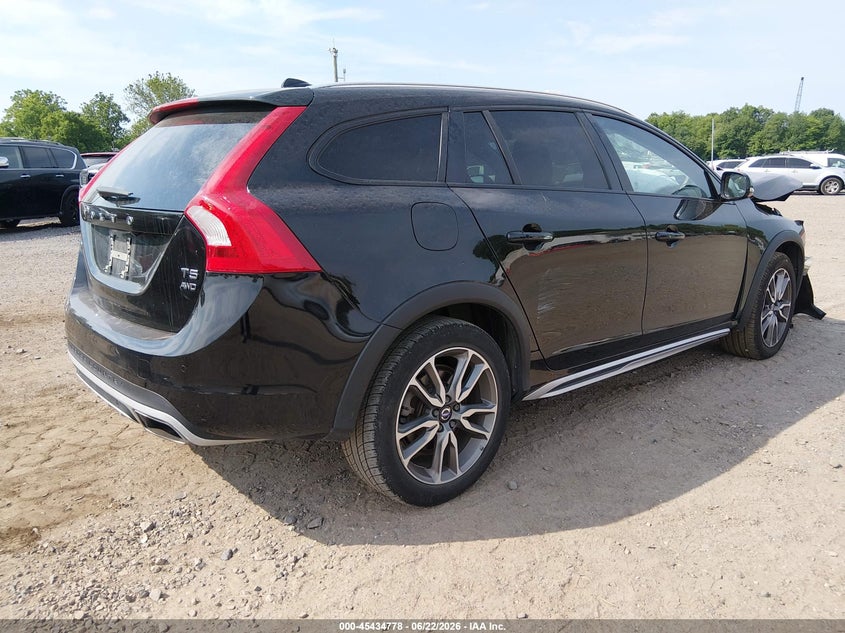 2018 Volvo V60 cross country VIN YV440MWK8J2054649 IAAI salvage auction — FRONT END, Salvage (Pennsylvania), sold $1,800 on 2026-07-14 (photo 4)