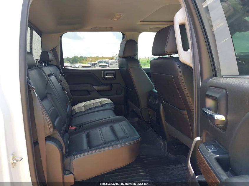 2018 Gmc SIERRA VIN 1GT12UEY5JF246982 IAAI salvage auction — HAIL, Clear (Missouri), sold $26,250 on 2026-08-03 (photo 8)