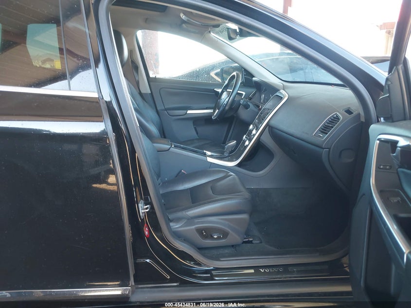2015 Volvo Xc60 VIN YV440MDKXF2698485 IAAI salvage auction — UNKNOWN, Salvage Title, sold $1,000 on 2026-08-03 (photo 5)