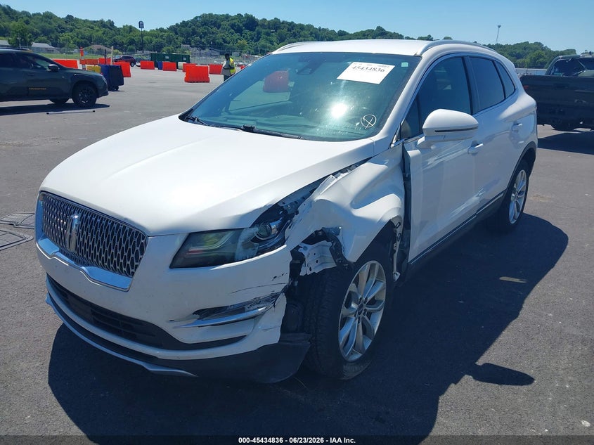 2019 Lincoln Mkc VIN 5LMCJ2D94KUL44403 IAAI salvage auction — LEFT FRONT, Salvage (Illinois), sold $2,200 on 2026-08-01 (photo 2)