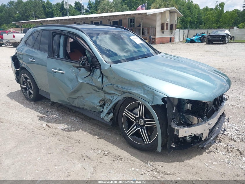 2026 Mercedes-benz Glc VIN W1NKM4GB2TU108105 IAAI salvage auction — SIDE, Salvage Title, sold $18,700 on 2026-08-01 (photo 1)