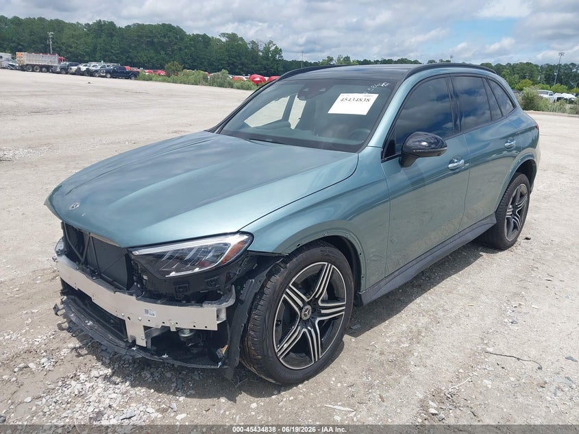 2026 Mercedes-benz Glc VIN W1NKM4GB2TU108105 IAAI salvage auction — SIDE, Salvage Title, sold $18,700 on 2026-08-01 (photo 2)