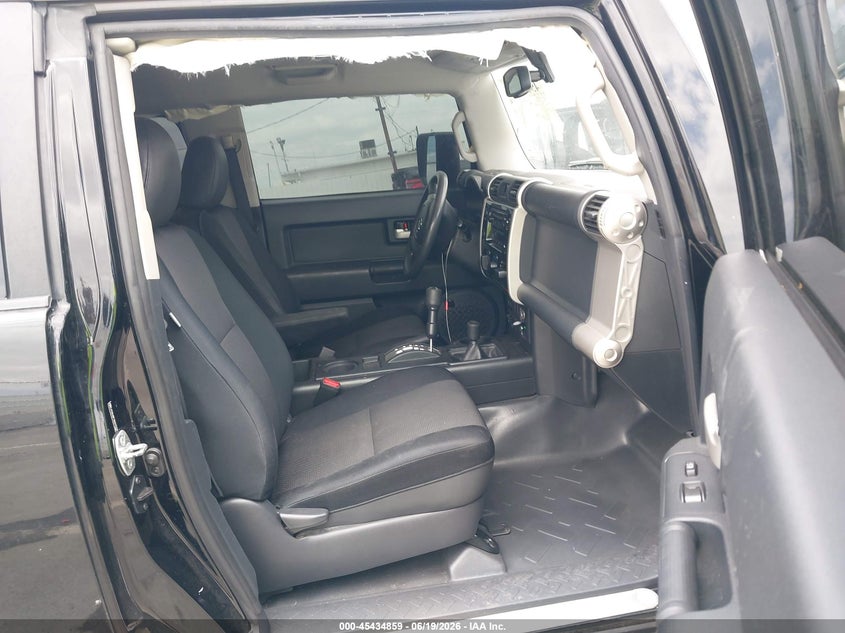 2010 Toyota Fj cruiser VIN JTEBU4BF3AK079798 IAAI salvage auction — FRONT & REAR, Salvage (Colorado), sold $7,200 on 2026-08-22 (photo 5)