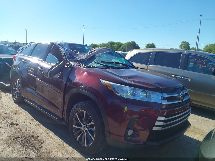 2017 Toyota Highlander VIN 5TDJZRFH7HS361973 IAAI salvage auction — ROOF, Salvage (Ohio), sold $3,250 on 2026-07-21 (photo 1)
