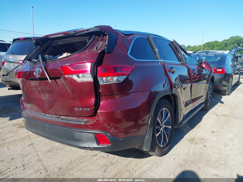 2017 Toyota Highlander VIN 5TDJZRFH7HS361973 IAAI salvage auction — ROOF, Salvage (Ohio), sold $3,250 on 2026-07-21 (photo 4)