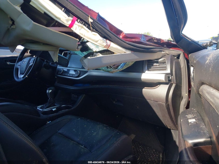 2017 Toyota Highlander VIN 5TDJZRFH7HS361973 IAAI salvage auction — ROOF, Salvage (Ohio), sold $3,250 on 2026-07-21 (photo 5)