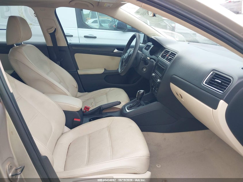 2014 Volkswagen Jetta VIN 3VWD07AJ4EM225718 IAAI salvage auction — NORMAL WEAR, Original (Texas), sold $1,750 on 2026-07-13 (photo 5)