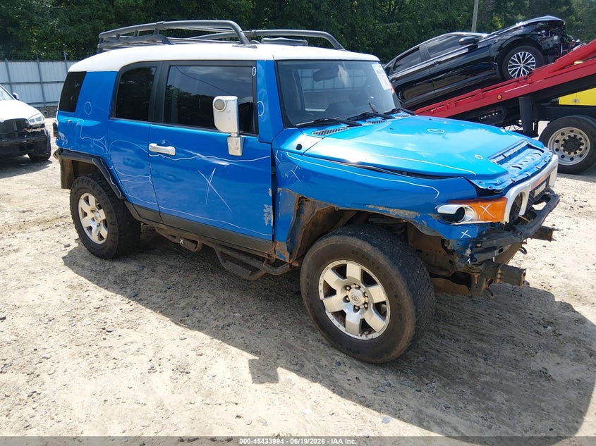 2007 Toyota Fj cruiser VIN JTEBU11F670066354 IAAI salvage auction — FRONT & REAR, Salvage (Georgia), sold $2,750 on 2026-07-11 (photo 1)