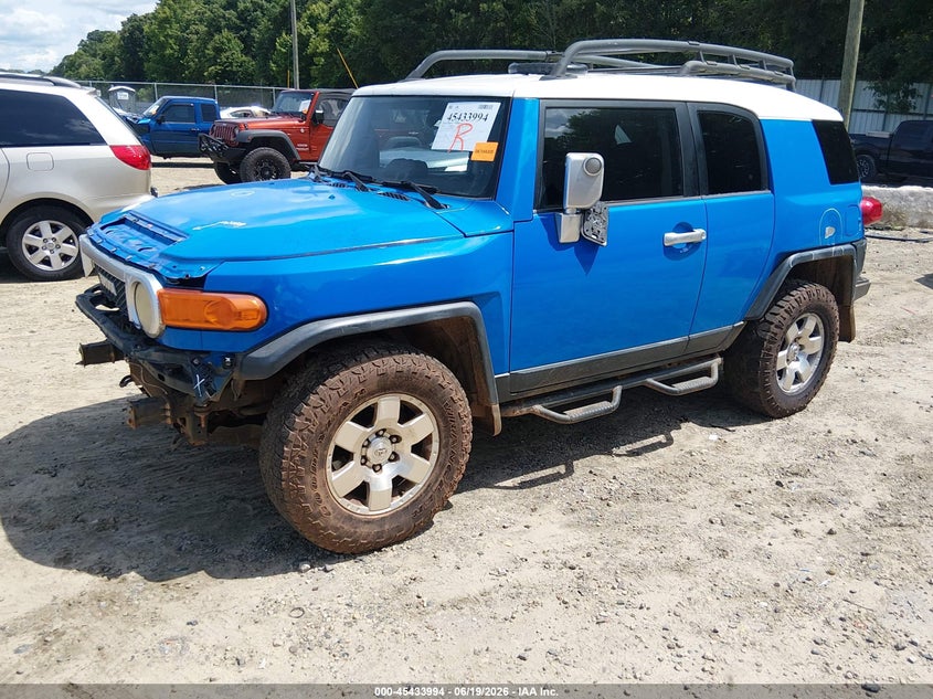 2007 Toyota Fj cruiser VIN JTEBU11F670066354 IAAI salvage auction — FRONT & REAR, Salvage (Georgia), sold $2,750 on 2026-07-11 (photo 2)