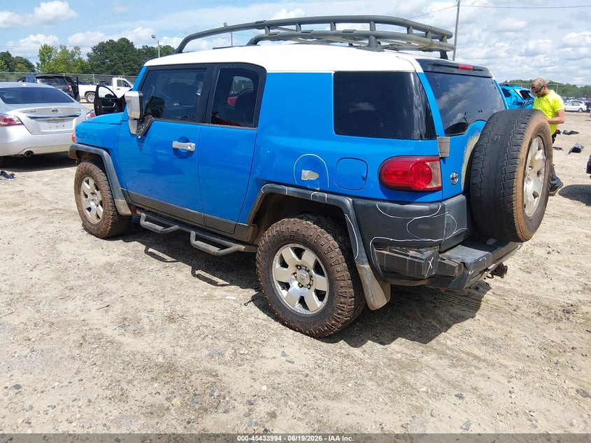 2007 Toyota Fj cruiser VIN JTEBU11F670066354 IAAI salvage auction — FRONT & REAR, Salvage (Georgia), sold $2,750 on 2026-07-11 (photo 3)