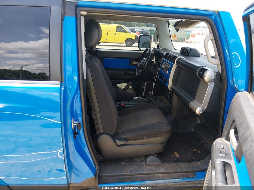 2007 Toyota Fj cruiser VIN JTEBU11F670066354 IAAI salvage auction — FRONT & REAR, Salvage (Georgia), sold $2,750 on 2026-07-11 (photo 5)